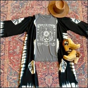 Celestial Gray Black Moon Stars Top Tie Dye Hi Lo Blouse NWT Sz 0-22